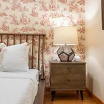 One Bedroom Gem Near Center City
