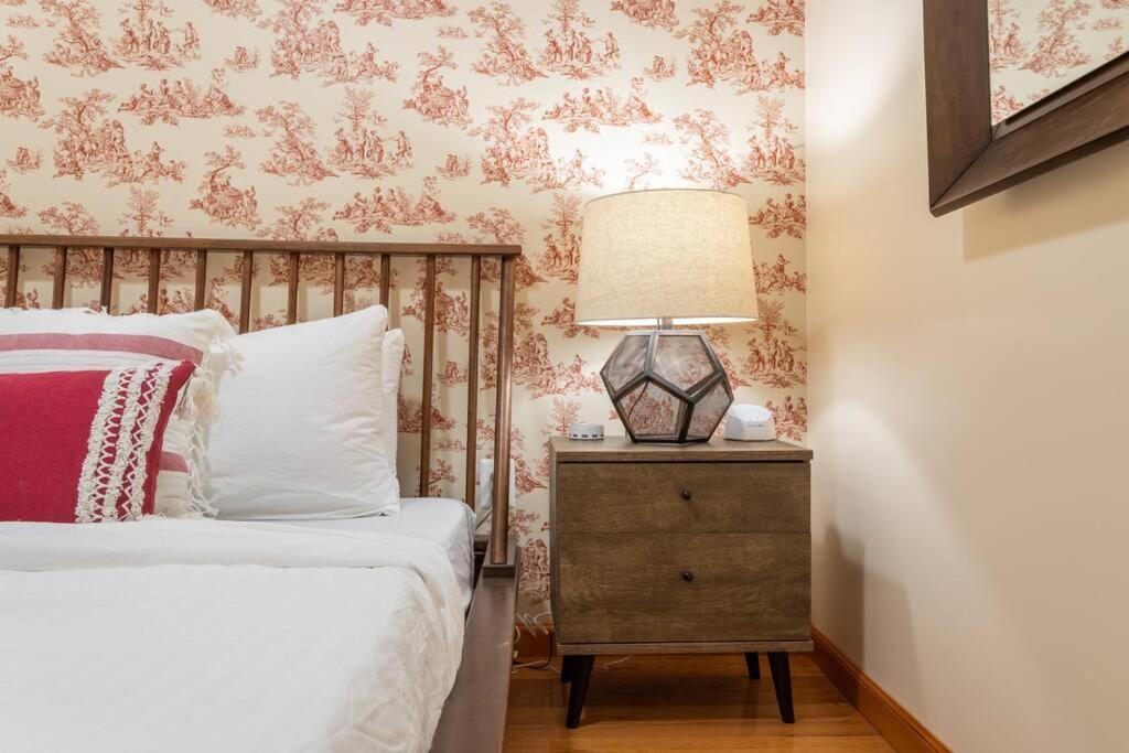 One Bedroom Gem Near Center Philadelphia