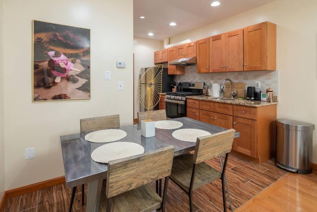 One Bedroom Gem Near Center